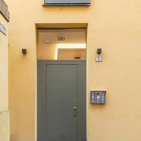 Апартаменты A Due Passi Da Piazza Maggiore 3 Болонья